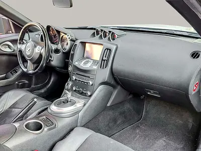 2017 Nissan 370Z — фото 11