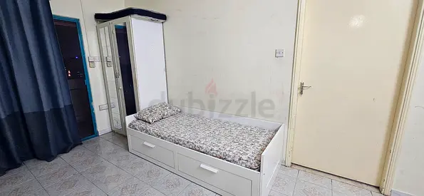 Executive bed space available in Al Butina sharjah for Muslim pakistani indiain