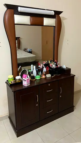 Dressing cabinet with stools
