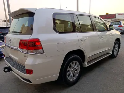 2018 Toyota LAND CRUISER — фото 3