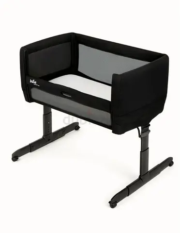 Joie Roomie Bedside Crib – Black – Complete Set – Excellent Condition