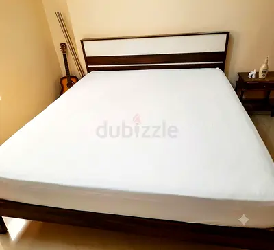 Wooden Queen Bed Frame with Mattress Headboard - Good Condition