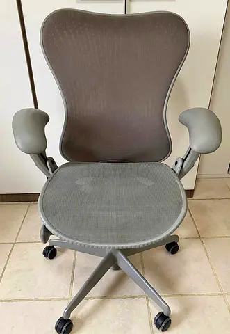 Herman Miller Mirra 1
