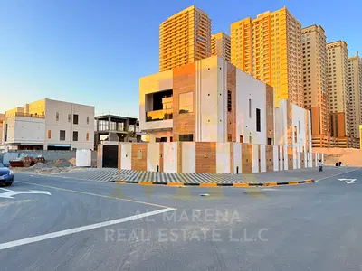 Luxury villa in Al Amrah, spacious land with an elegant building, freehold ownership for all nationalities