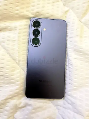 Samsung smartphone - good condition, triple rear cameras