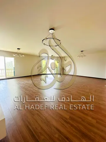 للإيجار | شقة 3 غرف وصالة بإطلالة مباشرة على البحيرة في المجاز 3 | غرفة خادمة | 3 بلكونات | باركن مجاني | جيم ومسبح