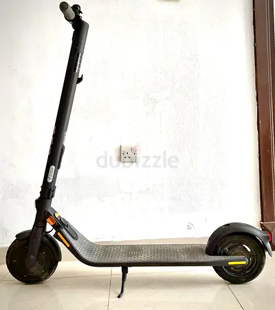 Ninebot E25 scooter