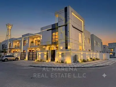 Luxury two-story villa with a rooftop terrace in a prime location. Freehold ownership available to all nationalities. Price negotiable. Direct sale fr