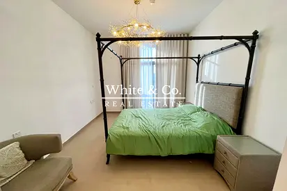 VACANT END SEPTEMBER | FURNISHED | MODERN