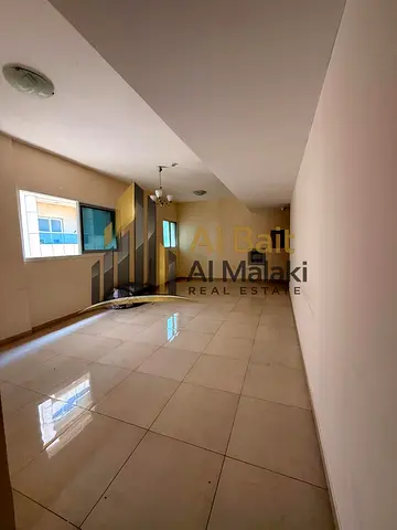 للإيجار غرفة ماستر وصالة واسعة مع باركن مجاني في القصباء
