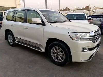 Toyota Land Cruiser GXR 2018 | GCC Specs | Pristine Condition