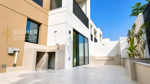 Fully Landscaped Garden | BBQ Area | Corner - Single Row | 4BR Villa