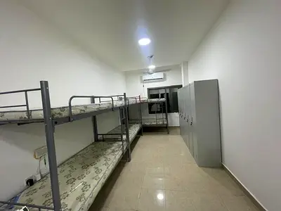 Executive Bedspace available for ladies in Muteena and Salah Al din