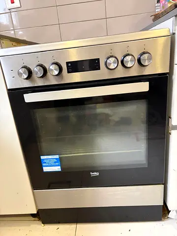Beko Stainless Steel Electric Oven with 4 Burners - Good Condition