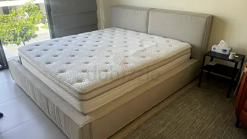 Queen size bed with mattress