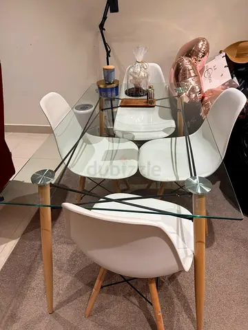 dining table And very good condition