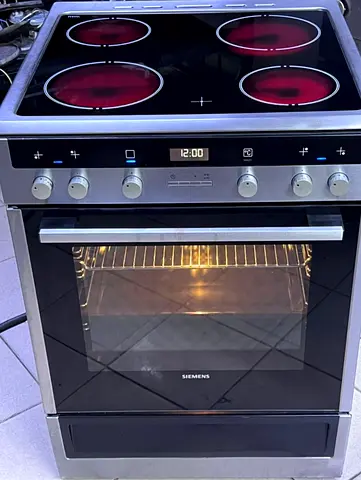 Siemens freestanding electric ceramic hob with oven - good working condition