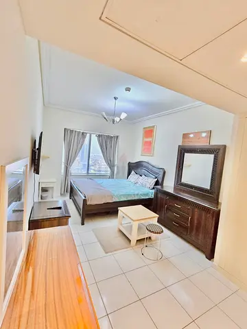 Master room en-suite in 21st Century DIFC