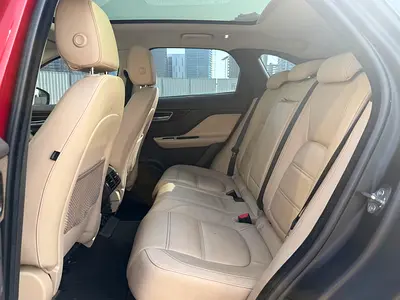 2018 Jaguar F-PACE photo 11