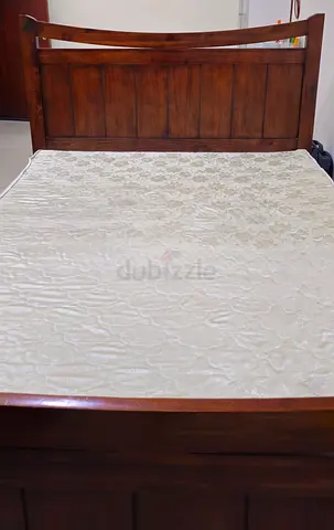 King size bed with mattress with good condition