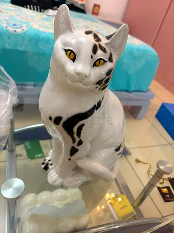 Ahura ceramic decor