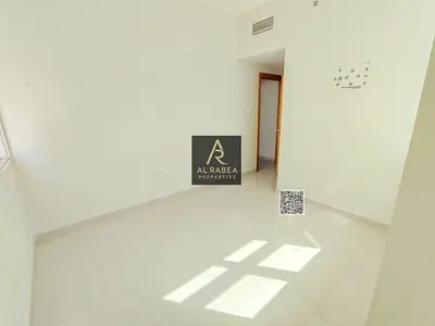 باركن مظلل | بلكونة | قريب من مخرج دبي
