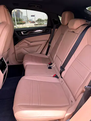 2020 Porsche CAYENNE thumbnail 9
