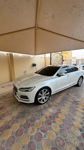 Volvo S90 T6 AWD Inscription 2017 GCC Specs