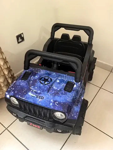 Toy car