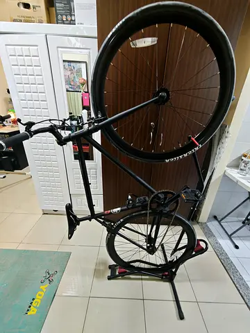 Fuji Declaration 700c Hybrid Bike with stand
