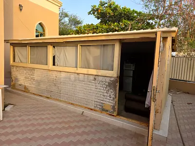 Garden caravan with furniture and air conditioning for sale