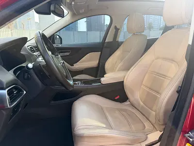 صورة 7 لـ 2018 Jaguar F-PACE