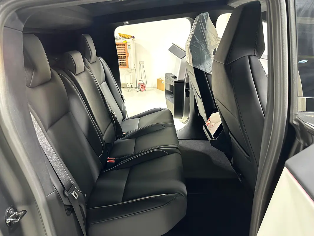 Tesla Cybertruck 2026