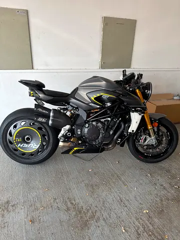 Mv agusta brutale rush 1000