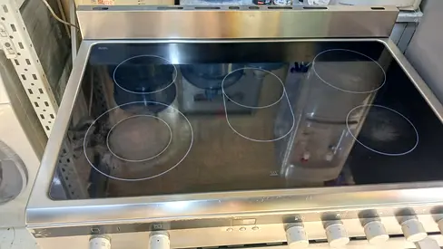 Siemens Electric ceramic cooking range 90x60cm 5zone perfect working condition 1and half year used