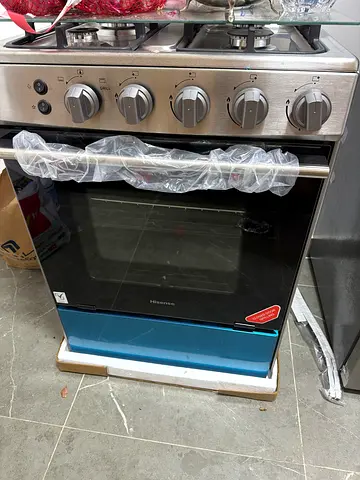 Stainless Steel Freestanding Gas Oven with 4 Burners - New/Unused
