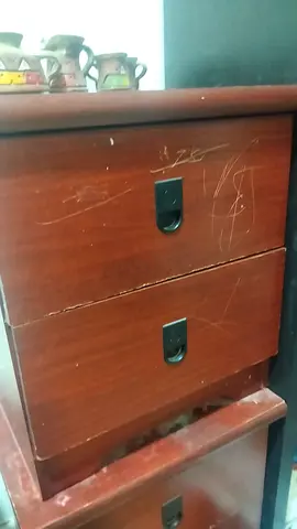 Side drawer