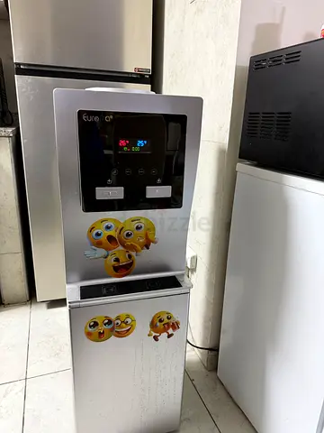 Water dispenser hot and cold digital