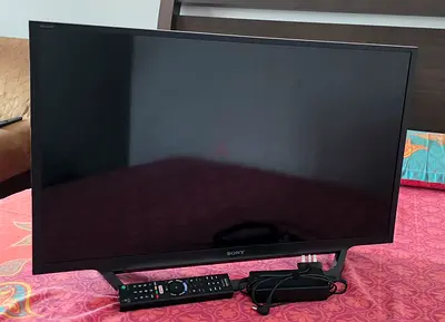 Sony 32-inch LED TV with Remote - Good Working Condition