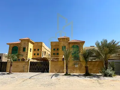 فيلا فاخرة للبيع في الروضة ٢ - عجمان