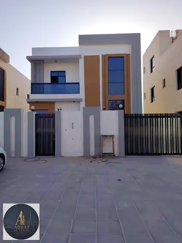 Freehold ownership for all nationalities at a competitive price, featuring high-end finishes, a prime location, a stone façade, and an excellent inter