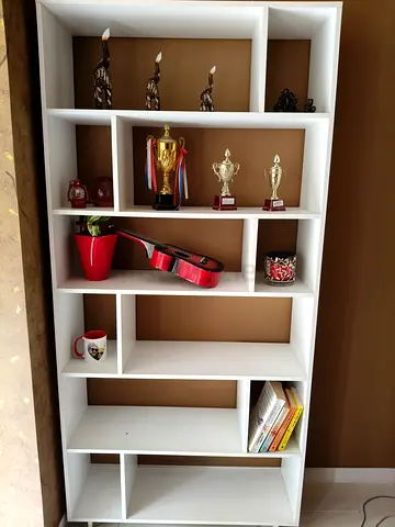 White Modern Bookshelf / Display Shelf - Excellent Condition