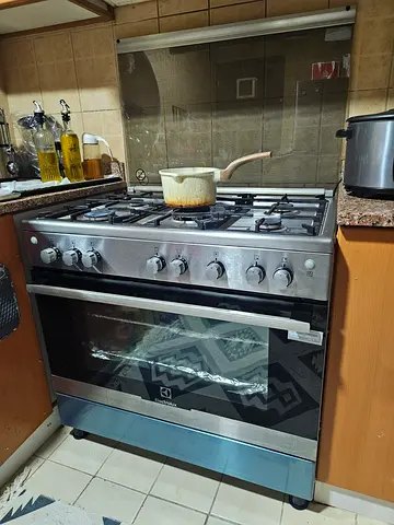 5 Gas Burner (2,999) - Urgent 939 only!