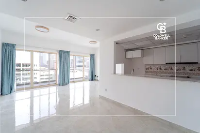 Upgraded | 2 Bed With Study | Vacant