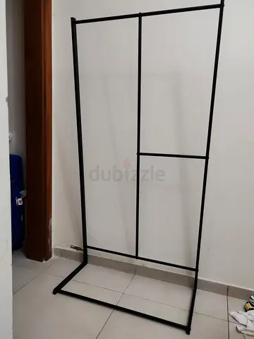 Simple Black Metal Clothes Rack / Garment Rail - Lightweight