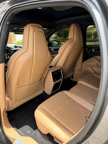 2020 Porsche CAYENNE thumbnail 8