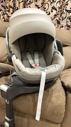 Cybex cloud T isize car seat with rotating T base