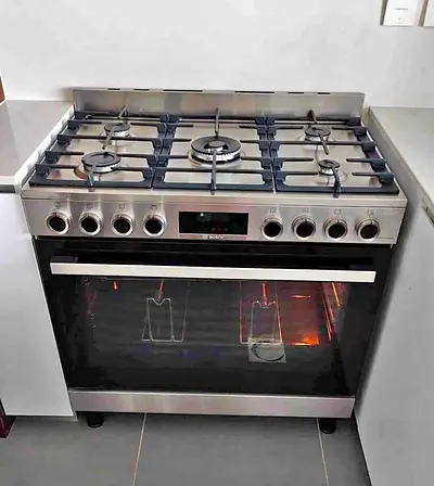 Series 8 model gas cooker 5 burner latest model neat and clean