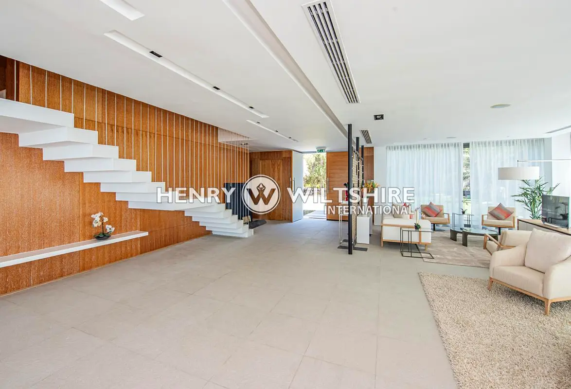 Contemporary luxury directly on and over the sea!