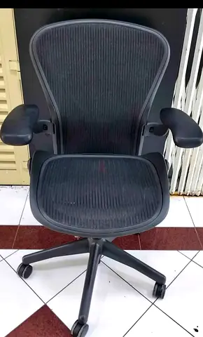 Herman Miller Aeron size B fully loaded